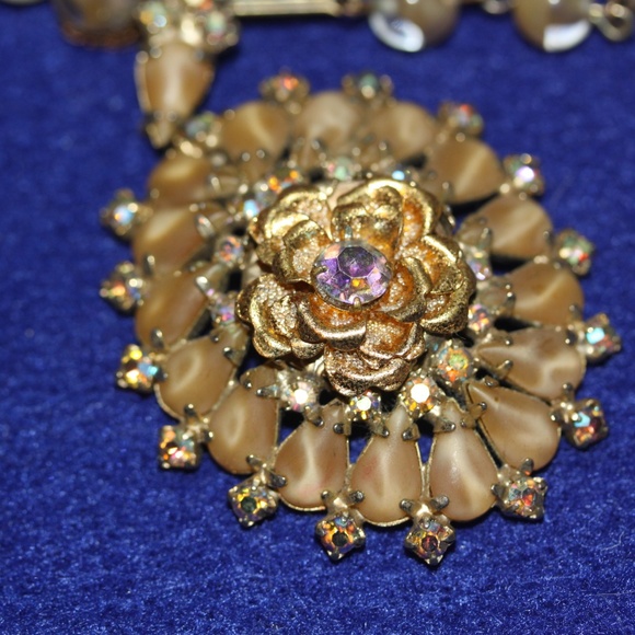 MIDCENTURY HOBE AB RHINESTONES ROSE BRACELET - Picture 2 of 6